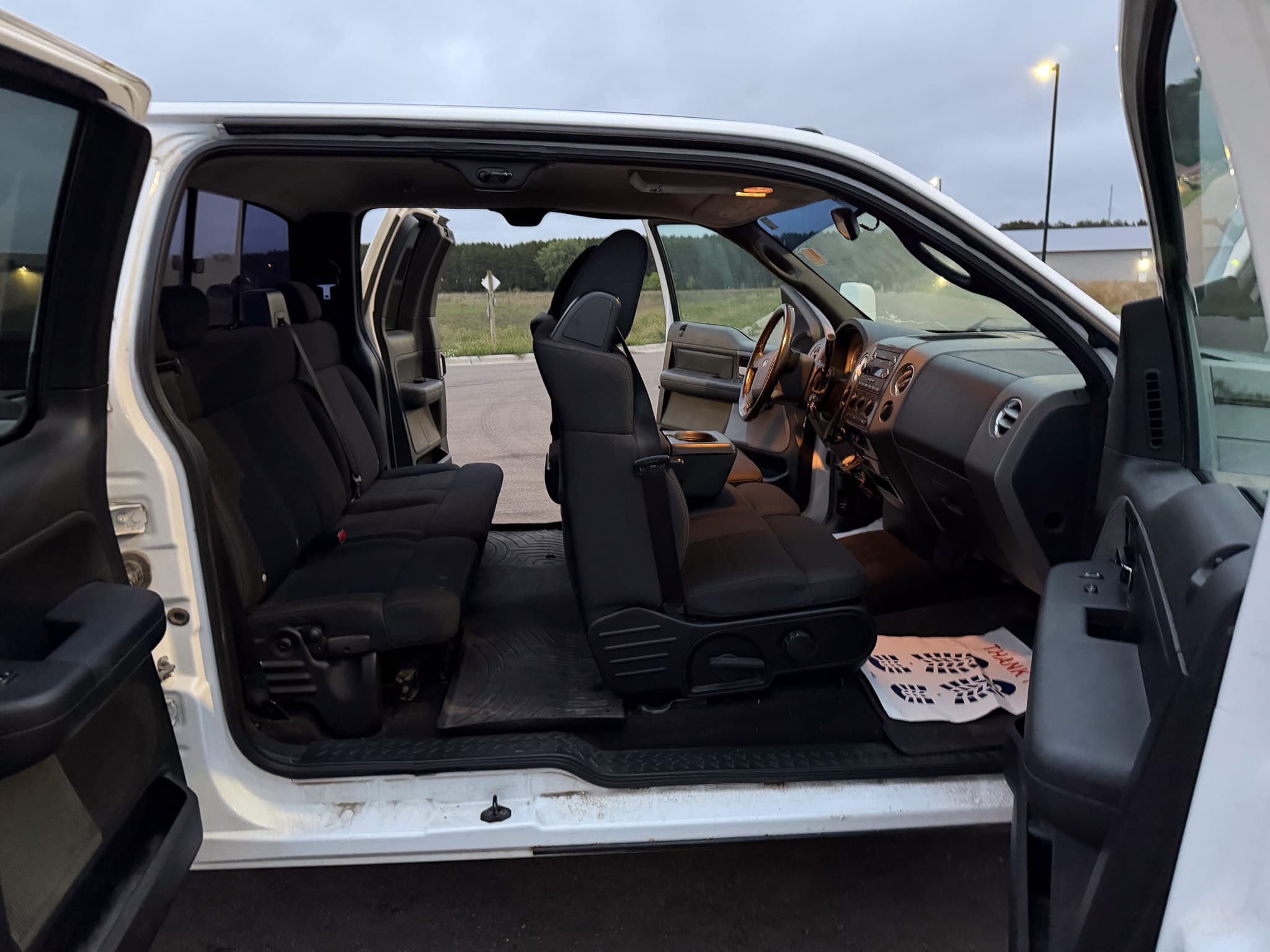 2008 Ford F-150 XLT — photo 12 of 14