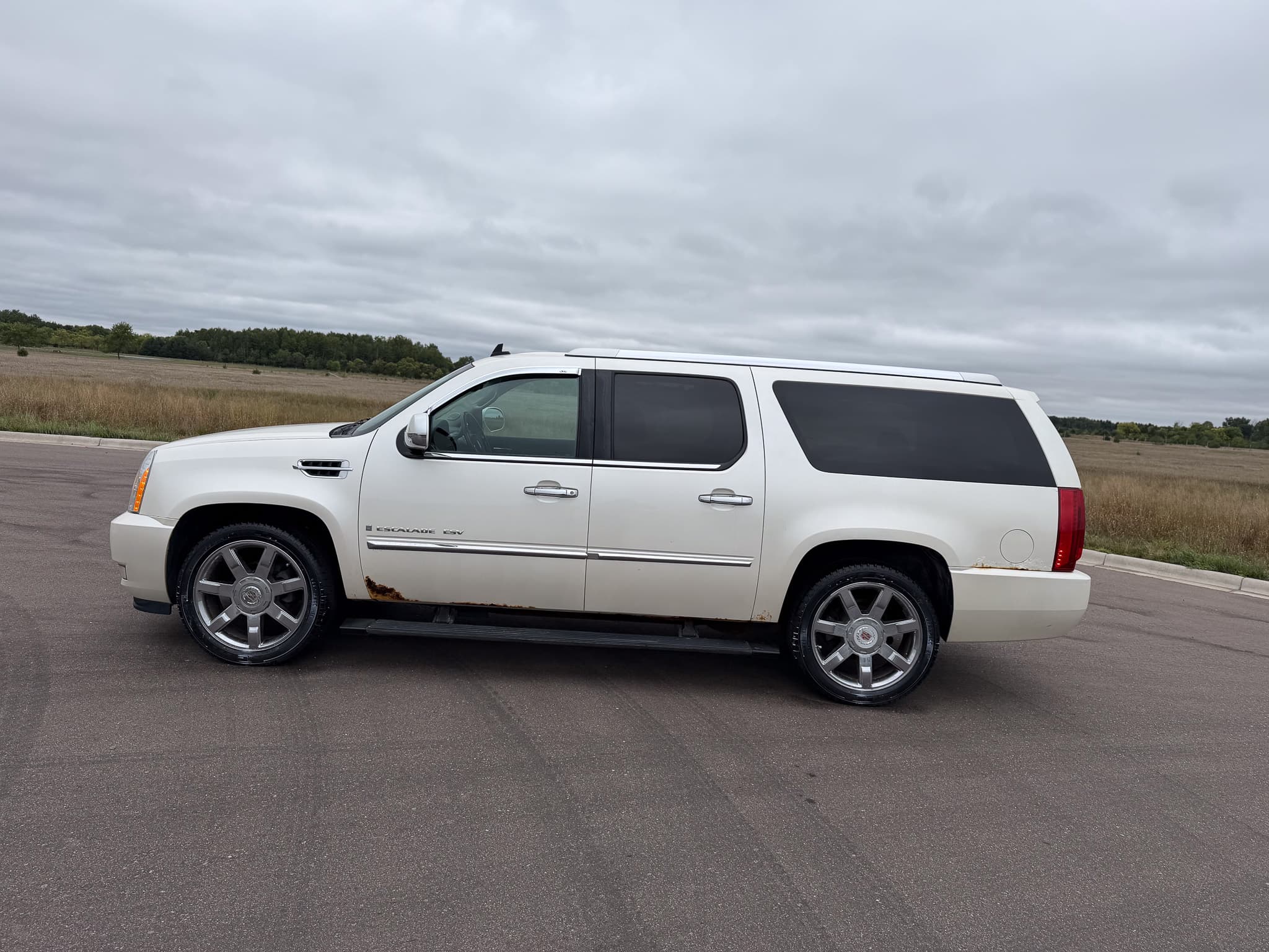 2007 Cadillac Escalade — photo 7 of 15