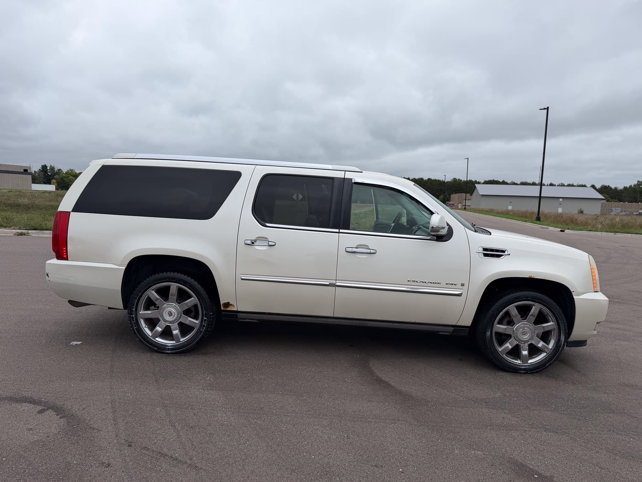 2007 Cadillac Escalade — photo 9 of 15