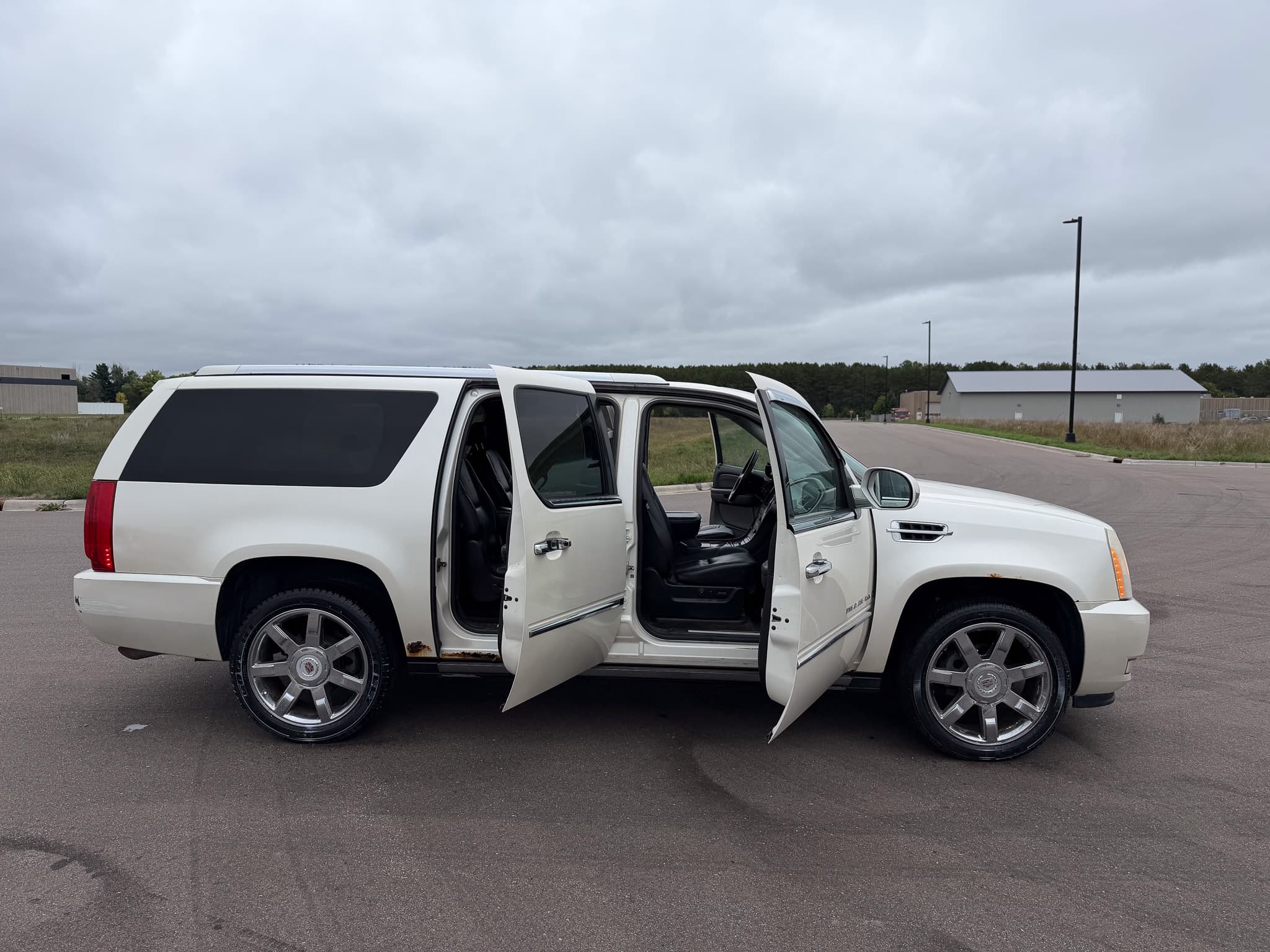 2007 Cadillac Escalade — photo 10 of 15