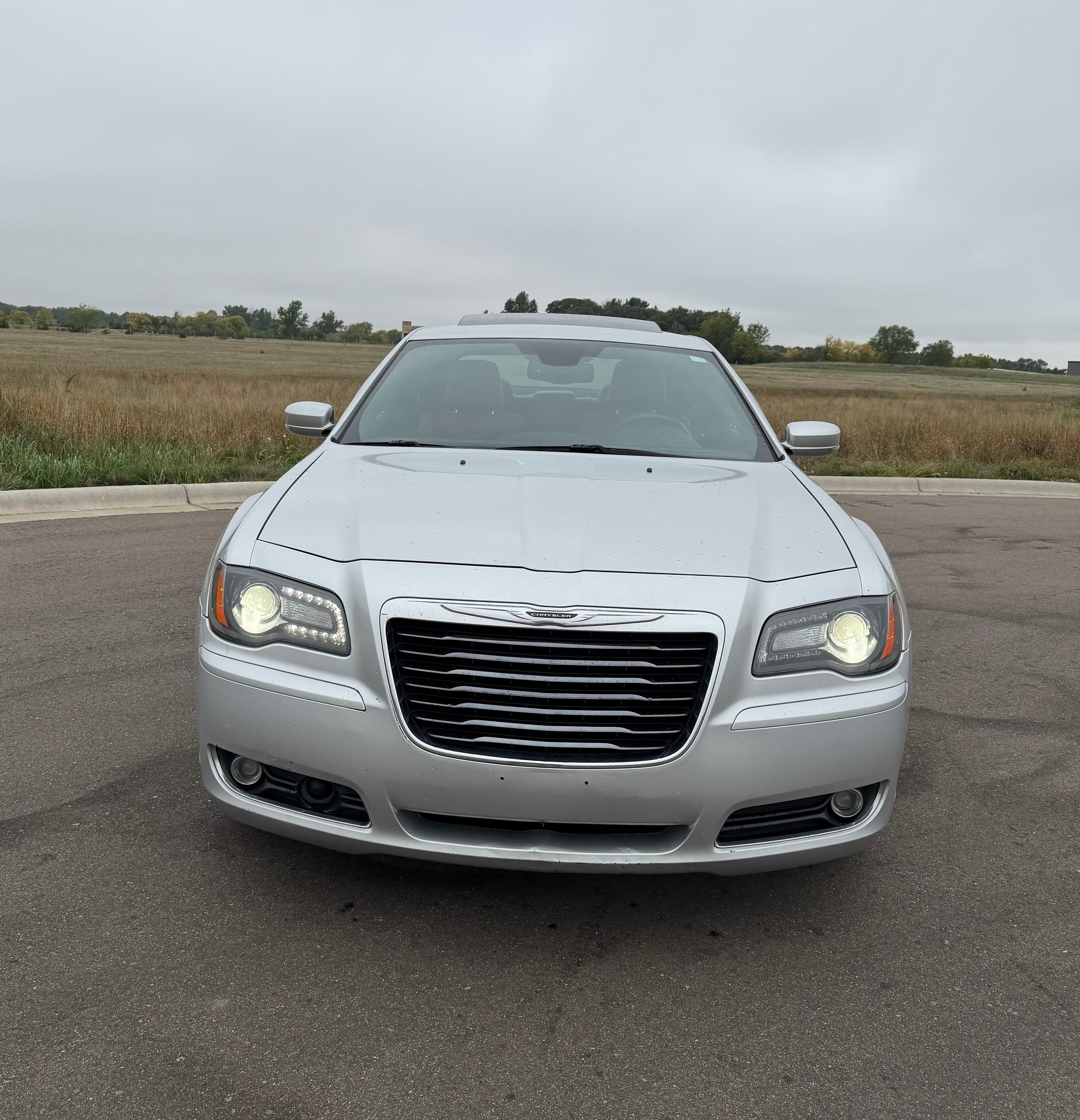 2012 Chrysler 300 300S V6 — photo 2 of 19
