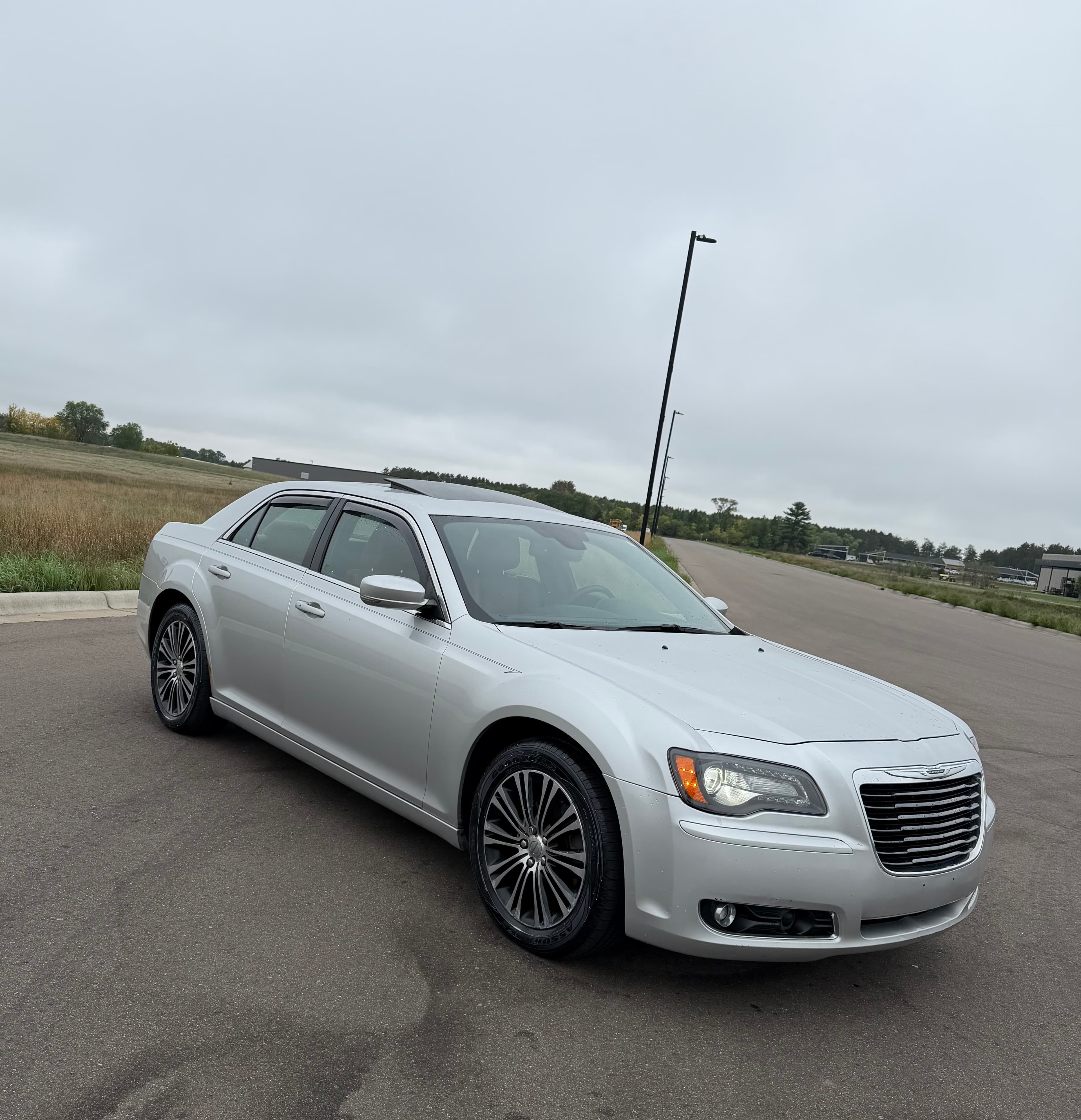 2012 Chrysler 300 300S V6 — photo 3 of 19