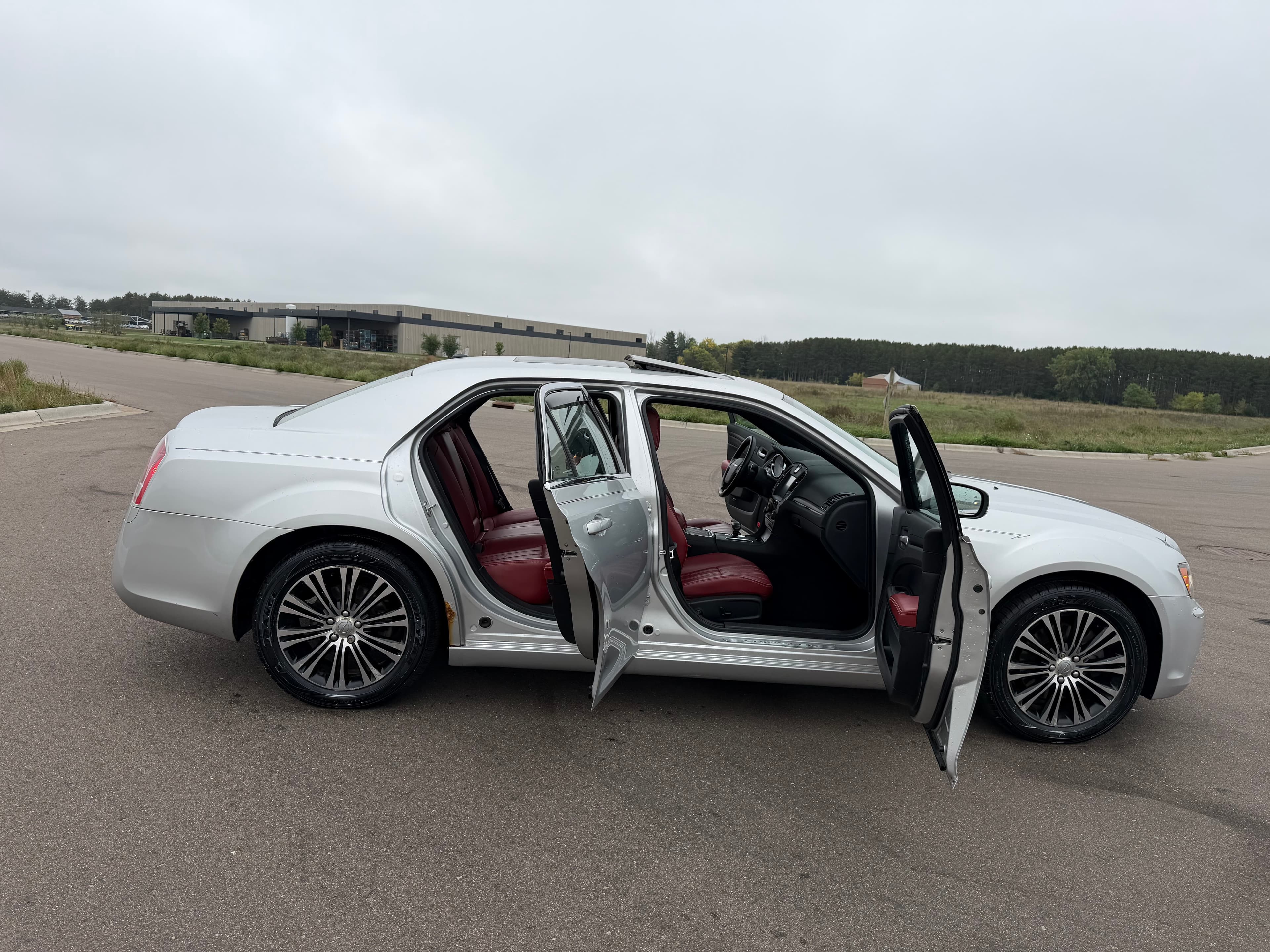 2012 Chrysler 300 300S V6 — photo 10 of 19
