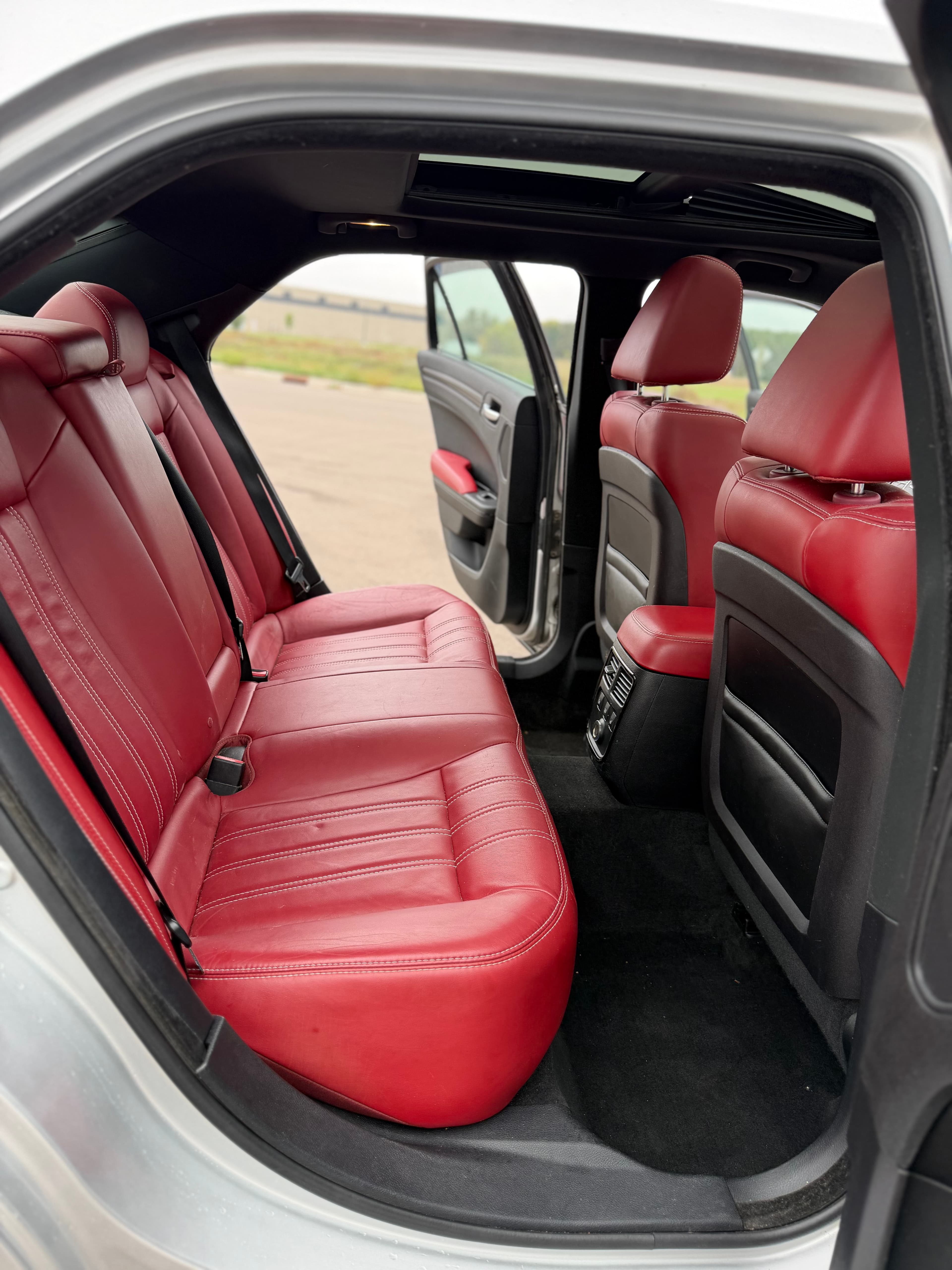 2012 Chrysler 300 300S V6 — photo 12 of 19