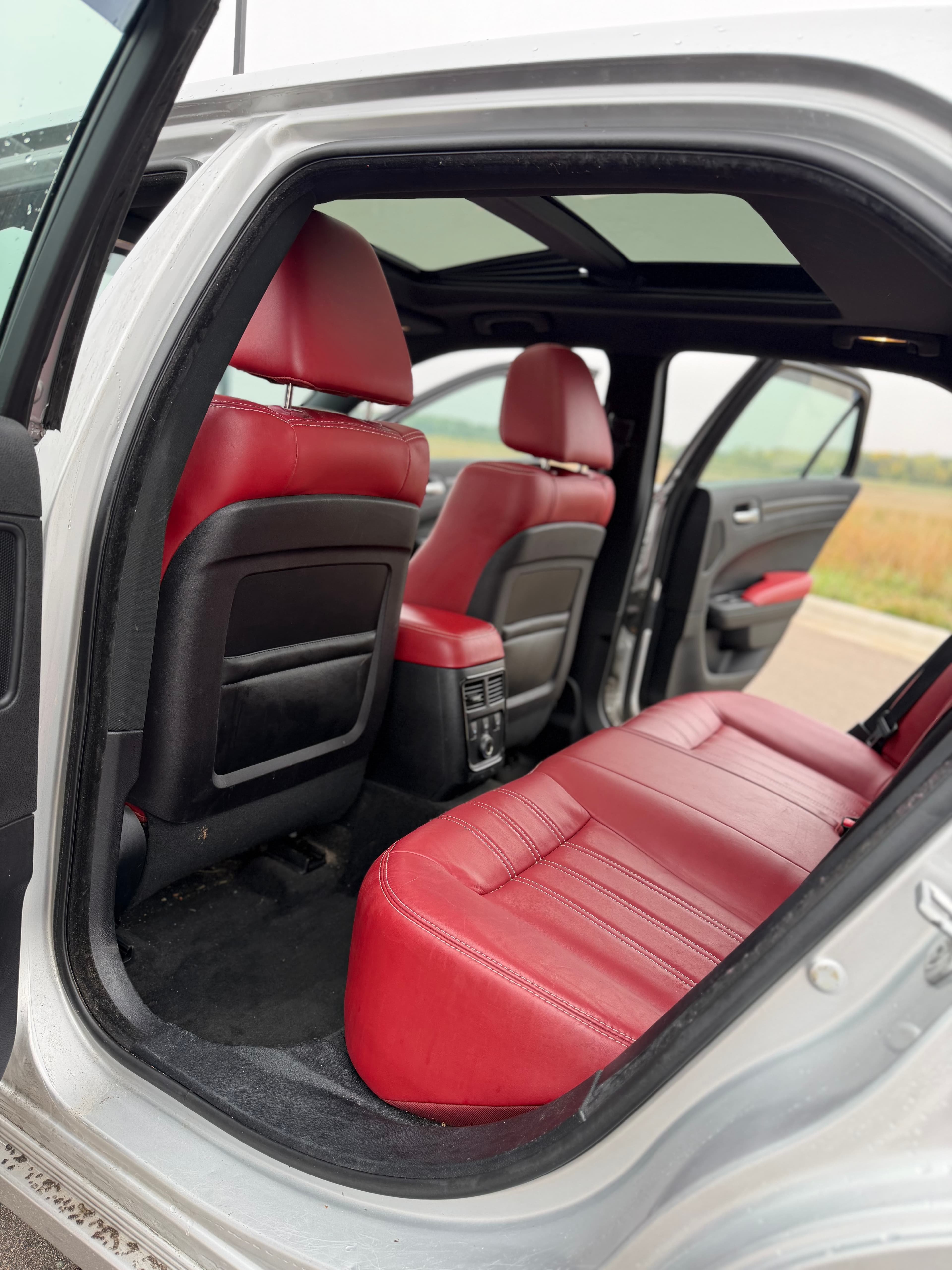 2012 Chrysler 300 300S V6 — photo 13 of 19