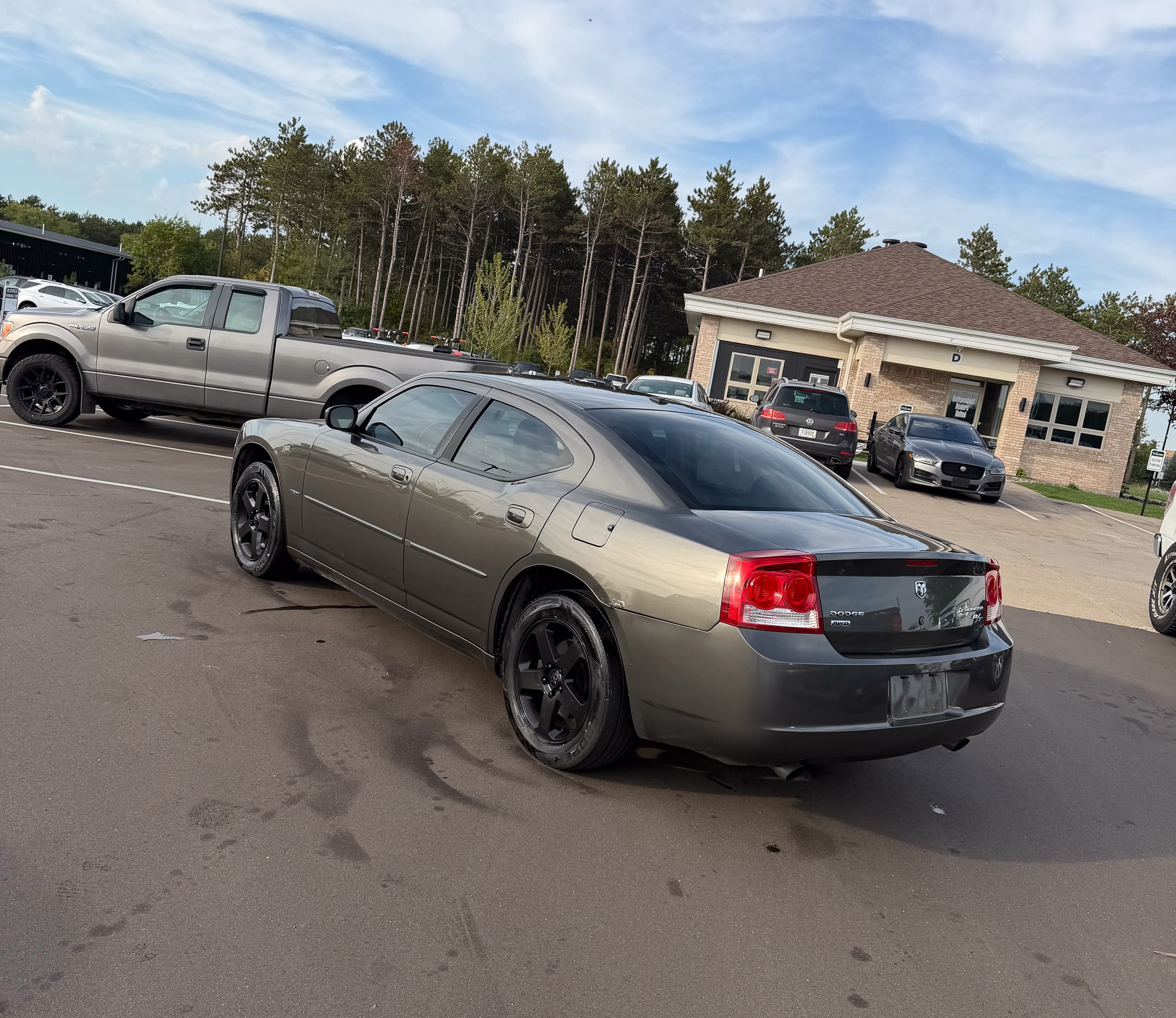 2010 Dodge Charger R/T — photo 7 of 17