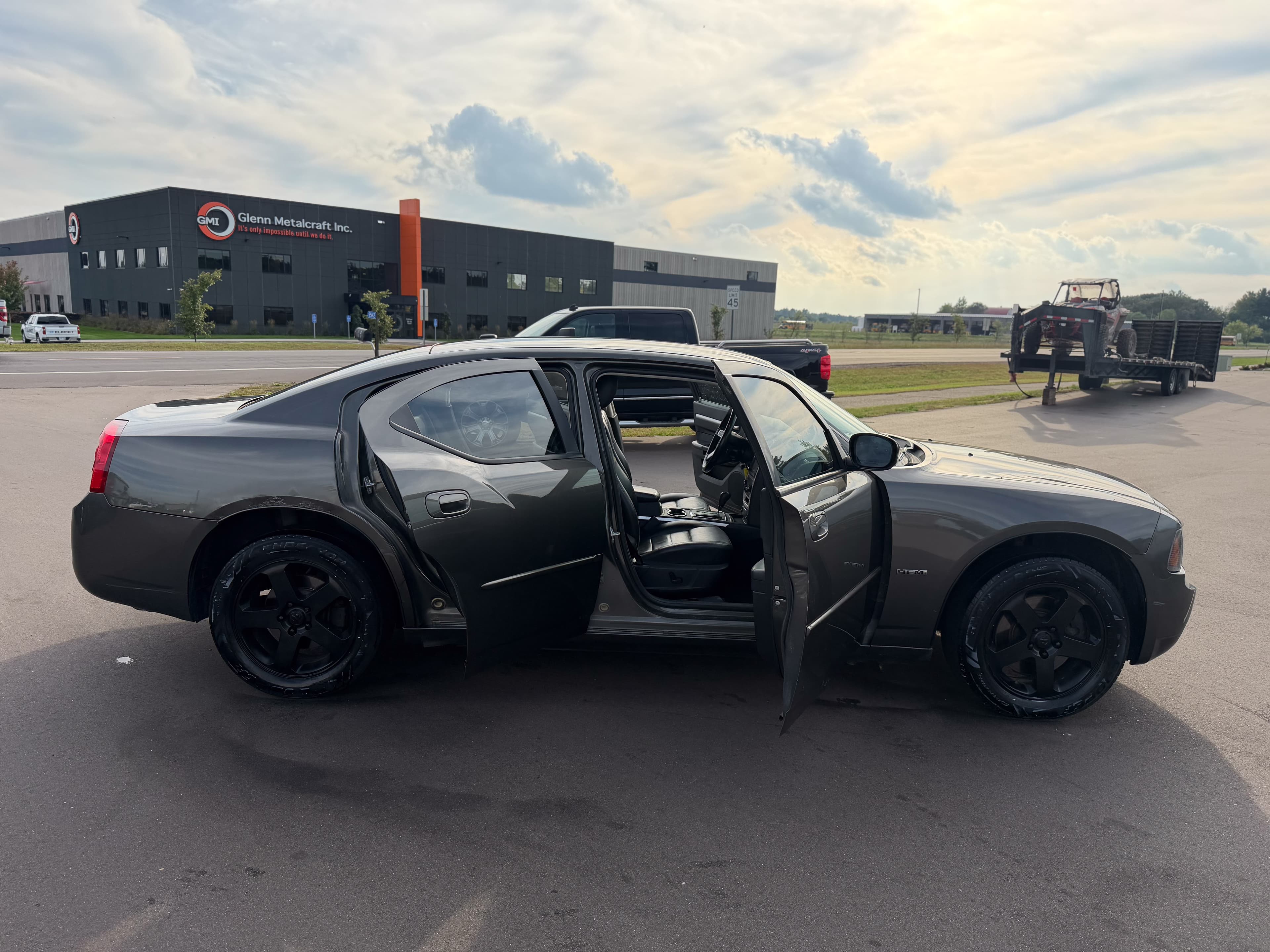 2010 Dodge Charger R/T — photo 11 of 17