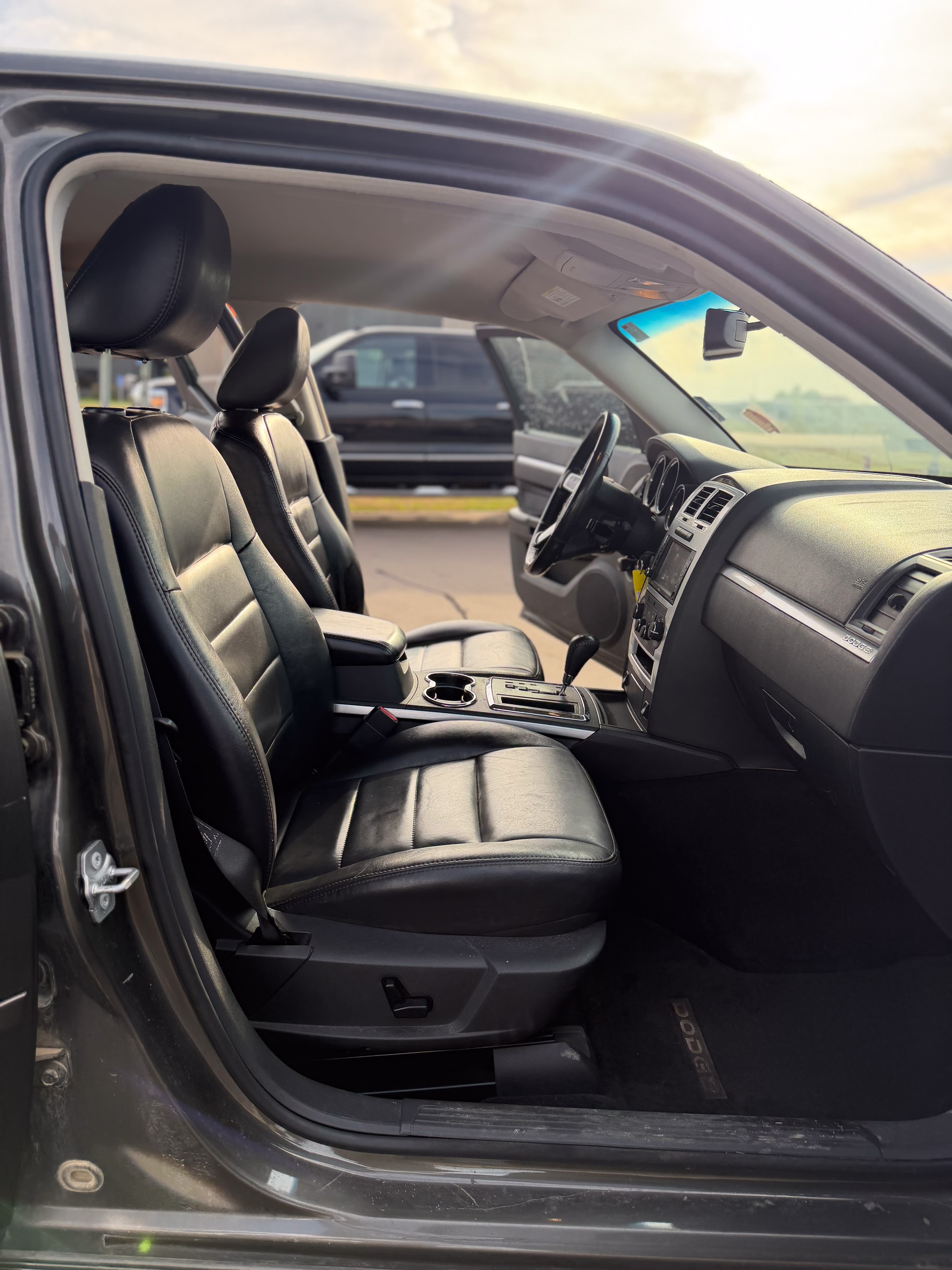 2010 Dodge Charger R/T — photo 12 of 17