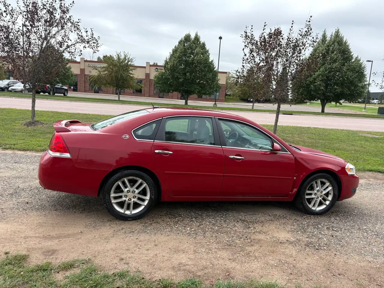 2008 Chevrolet Impala LTZ — photo 9 of 13