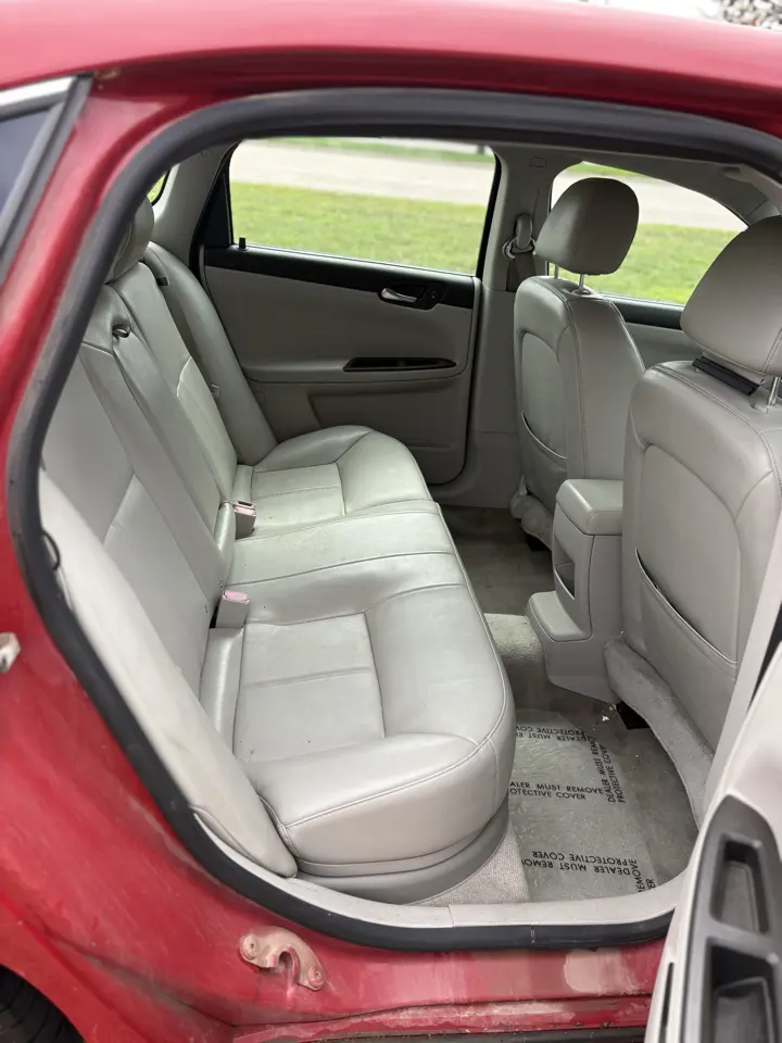 2008 Chevrolet Impala LTZ — photo 11 of 13